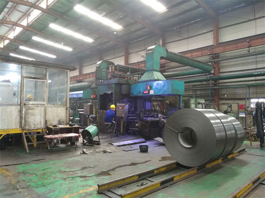 Máy nghiền lạnh đảo chiều tự động chính xác cao cho dải kim loại