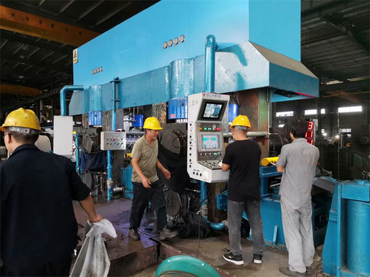 150m / phút 2 đầu Máy cán nguội song song Máy cán thép cuộn cán nóng màu đen