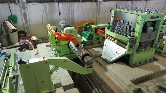 6 Đường cắt bằng servo Hi Leveler theo chiều dài bằng Bộ xén cạnh và Bộ xếp chồng kép